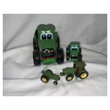 4 PIECES JOHN DEERE