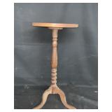 PEDESTAL TABLE