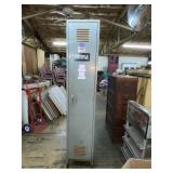 METAL LOCKER