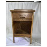 OAK NIGHT STAND