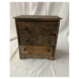 PLAY HOUSE 3 DRAWER DRESSER
