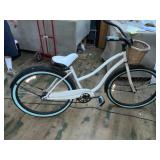 GIRLS HUFFY BIKE