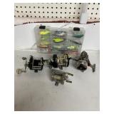 FISHING TACKLE 4 REELS
