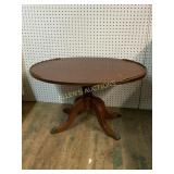 OVAL TOP TABLE WITH CLAW FEET