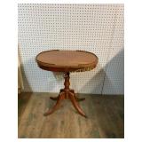 WOODEN OVAL TOP TABLE WITH CLAW FEET