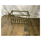 METAL TABLE