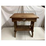 RETRO ACCENT TABLE