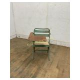 EARLY CHILDS SCHOOL DESK