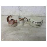 HALLS BOWL WITH LIDE GIRAFFE CUP AND KETTLE