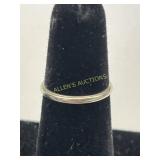 14KT RING BAND SIZE 5