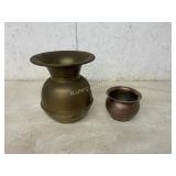SPITTON AND BRASS POT