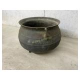 3 LEGGED CAST IRON CAULDRON
