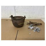 CAST IRON SMELTING POT CHAIN