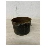 CAST IRON POT