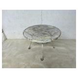 ROUNND IRON PATIO TABLE