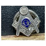 14 KT WHITE GOLD WITH DIAMONDS  MASONIC PIN