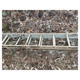 Extension Ladder with Metal Frame and Plastic End