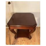 ACCENT TABLE