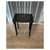 ACCENT TABLE