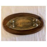 Brass and Wood ï¿½No Smokingï¿½ Wall Plaque
