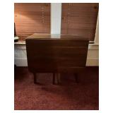 GATE-LEG DROMP-LEAF TABLE