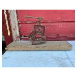 Vintage Red BLEECO Bench Vise