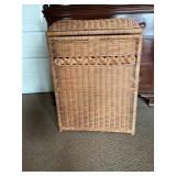 Rectangular Wicker Hamper with Hinged Lid and Deco