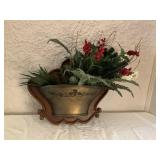 WALL POCKET WITH FLOWERS