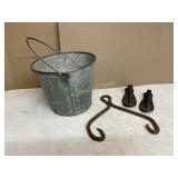 BUCKET WITH IRON CONTENTS