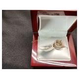 10 KARAT BAND WITH ZIRCON STONES