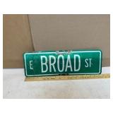 �E Broad St� Street Sign �E Broad St� Street Sign