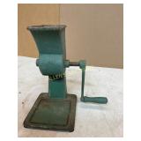 Cast Iron Hand-Crank Grinder Cast Iron Hand-Crank Grinder
