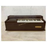 Magnus� Electric Chord Organ Magnus� Electric Chord Organ