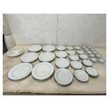 66-Piece Porcelain Dinnerware 66-Piece Porcelain Dinnerware