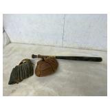 Louisville Slugger Bat� Catcher�s Mitt and Glove Louisville Slugger Bat� Catcher�s Mitt and Glove