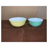 2 Vintage Pyrex Mixing Bowls