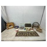 24 Holiday and Decorative Items