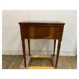 Singer Sewing Machine With Wooden Cabinet