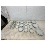 52-Piece Klingspor Porcelain Dinnerware