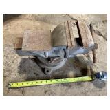 Cast Iron Bench Vise with Swivel Base