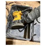 DeWalt Orbital Sander with Carrying Case