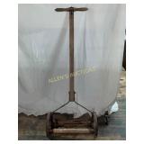 Reel Lawn Mower with Wooden Handle