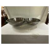 2 Stainless Steel Mixing Bowls