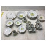 Staffordshire 59-Piece Dinnerware