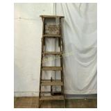 6´ Wooden Step Ladder with Paint Rests