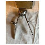 Vintage Grooming and Personal Care Tools Lot