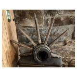 Wooden Wagon Wheel Hub with Spokes