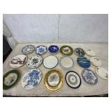 18 Decorative Plates