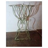 Green Metal Wire Plant Stand