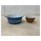 2 ï¿½Pyrex Bowls